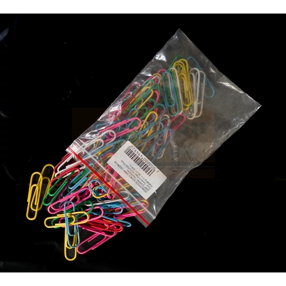 GÉMKAPOCS SIMÍTÓZÁRAS TASAKBAN SZÍNES 33MM 100DB-OS